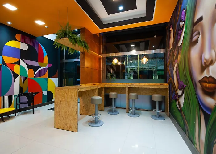 Hotel with view: Mural Living Hotel Manaus