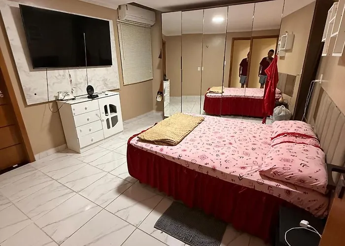 Casa inteira perto do Centro ate 6 hospedes ar e Wifi 600MB