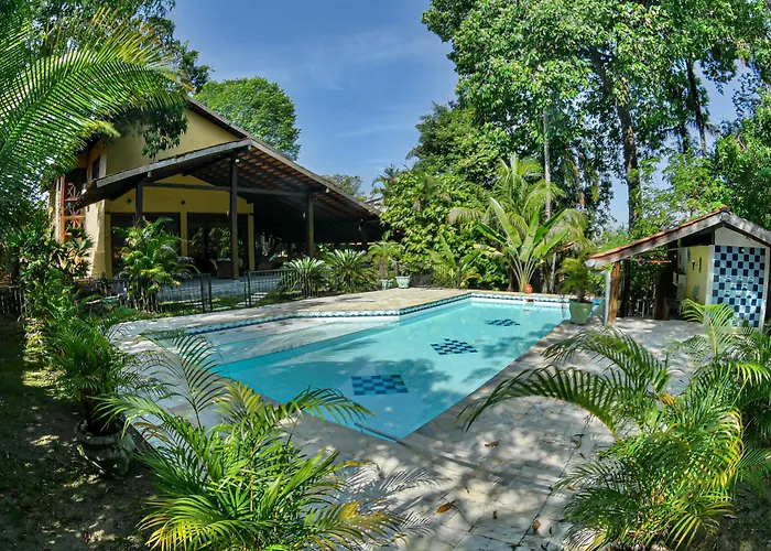 CD197 3D - Refúgio em Manaus - Piscina e Varanda
